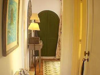 Charm Πανσιόν Σίντρα